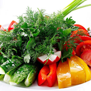 ассорти из свежих овощей